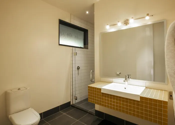 Anderson Heights | Spacious With Views *