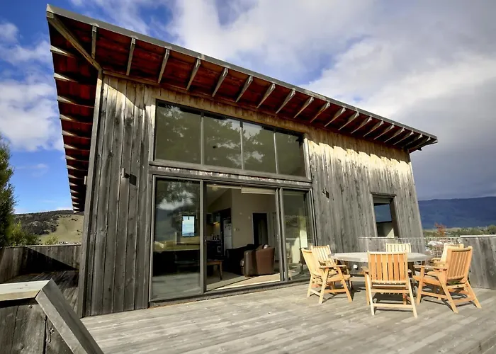 Anderson Heights | Spacious With Views